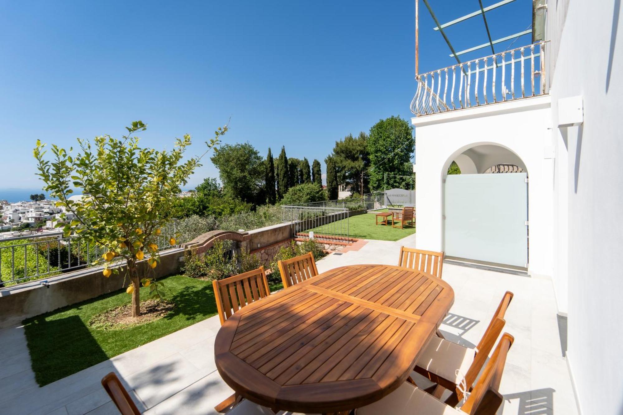 La Minucciola Capri Bed & Breakfast อนากาปรี ภายนอก รูปภาพ